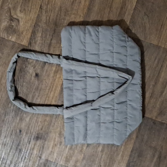 New Lord & Taylor Gray Puffer Shoulder Bag. - Picture 6 of 12